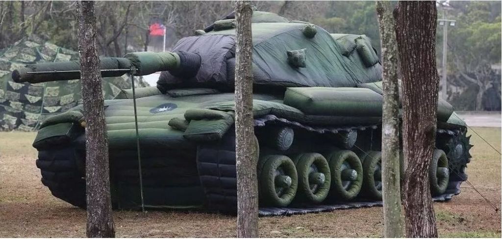 军用充气坦克